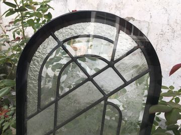 Στρογγυλό τοπ αρχιτεκτονικό διακοσμητικό γυαλί επιτροπής, στερεές οριζόντια μετριασμένες επιτροπές γυαλιού