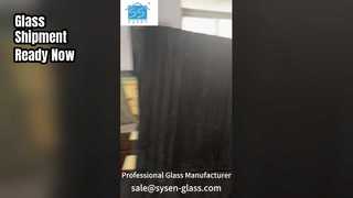 Η αποθήκη του εργοστασίου γυαλιού ετοιμάζεται για αποστολή