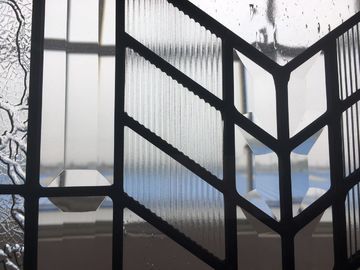 Το αρχιτεκτονικό διακοσμητικό γυαλί πορτών Inteiror, καθαρίζει τις λοξευμένες επιτροπές πορτών γυαλιού